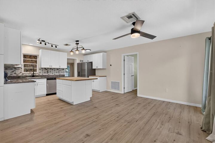Property Photo:  715 W Bayshore Drive  FL 34689 