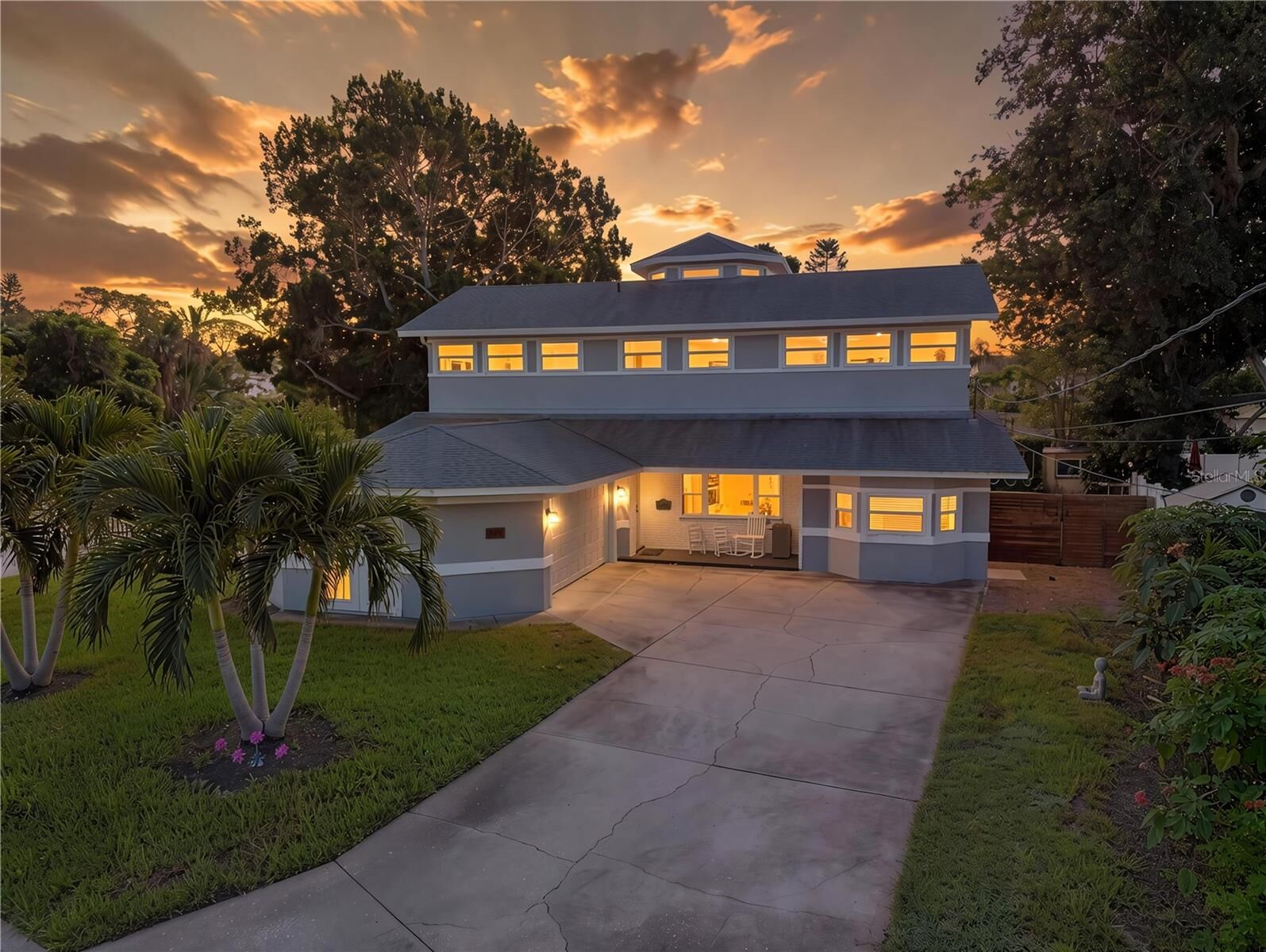 Property Photo: 874 Serpentine Drive S FL 33705