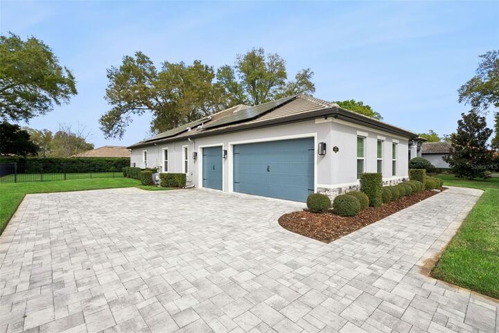 Property Photo: 25855 Crossings Bluff Lane FL 32776