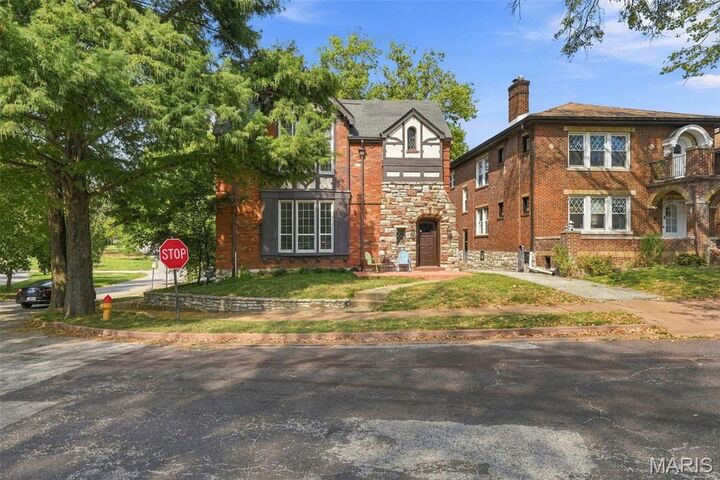 Property Photo: 7379 Amherst Avenue MO 63130