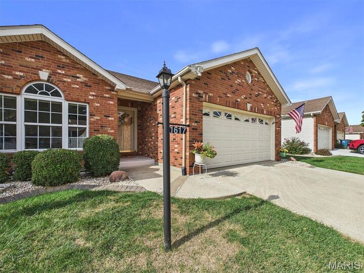 Property Photo:  1617 Mont Vista Avenue  IL 62035 