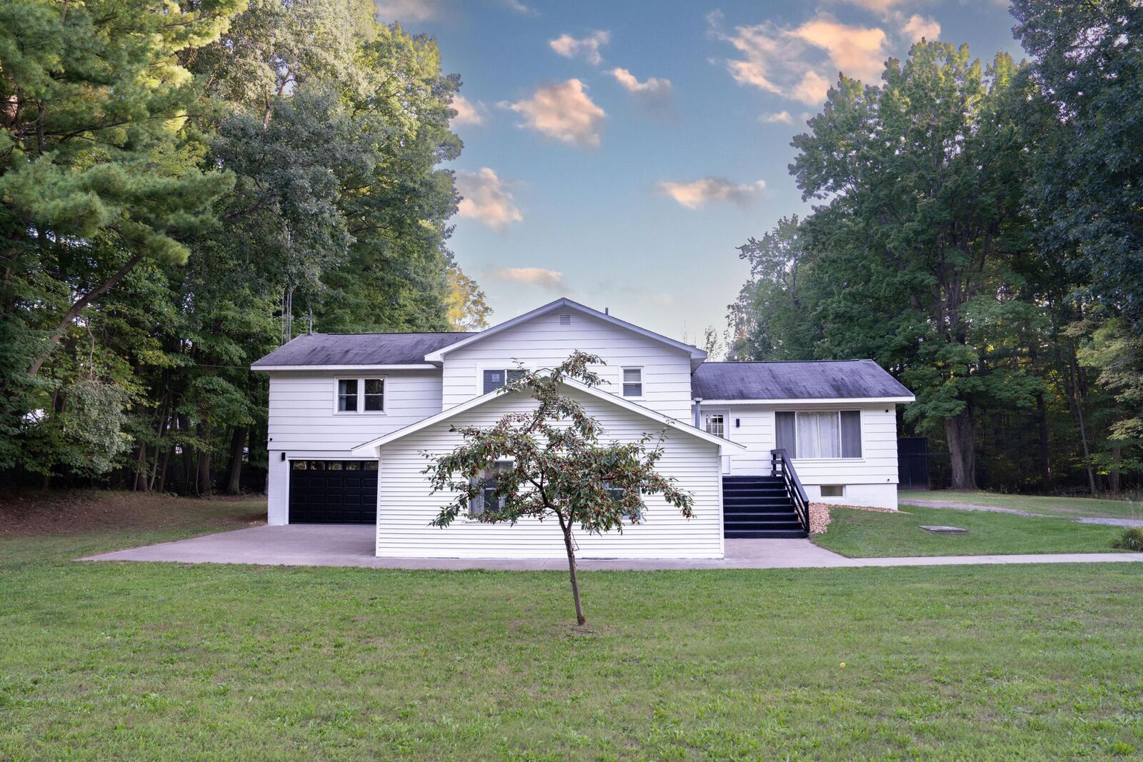 Property Photo: 1859 W Hansen Road MI 49454