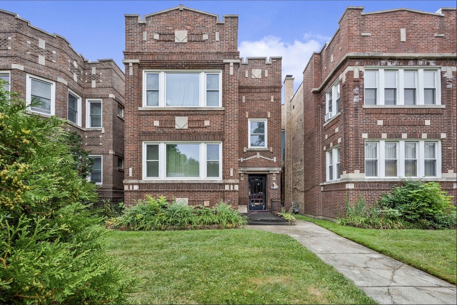 Property Photo: 7817 S Euclid Avenue IL 60649
