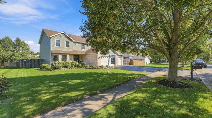Property Photo: 426 Badger Lane IL 60543
