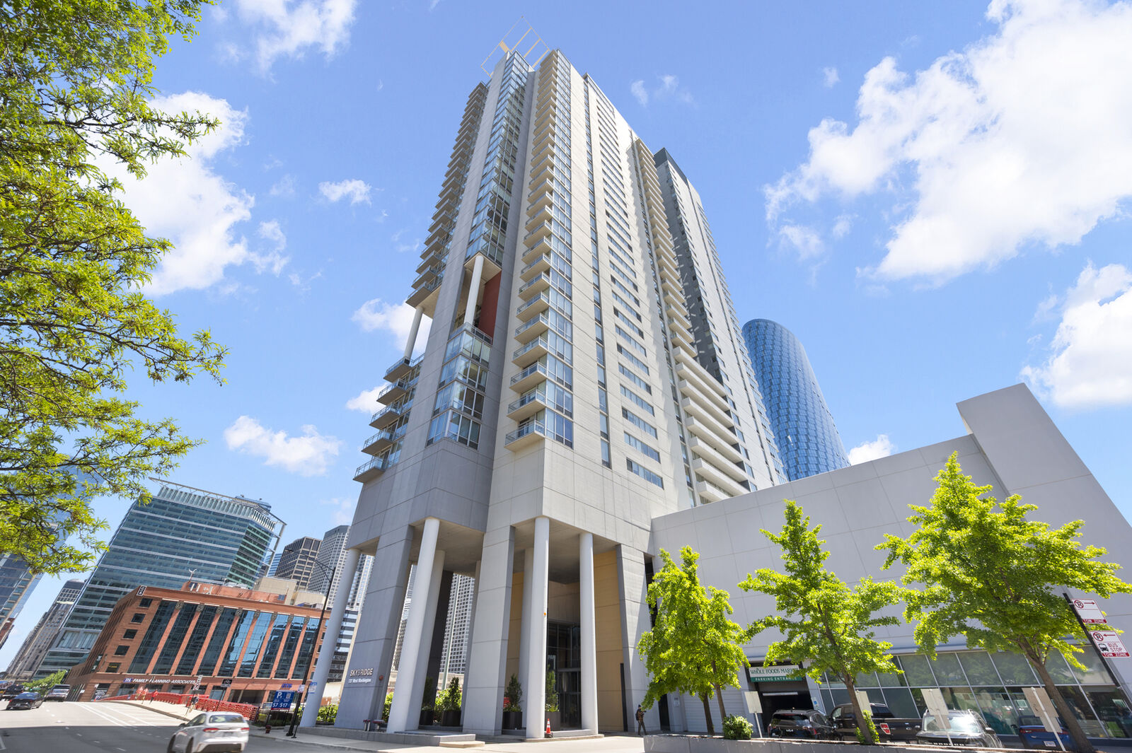 Property Photo:  737 W Washington Boulevard 3607  IL 60661 