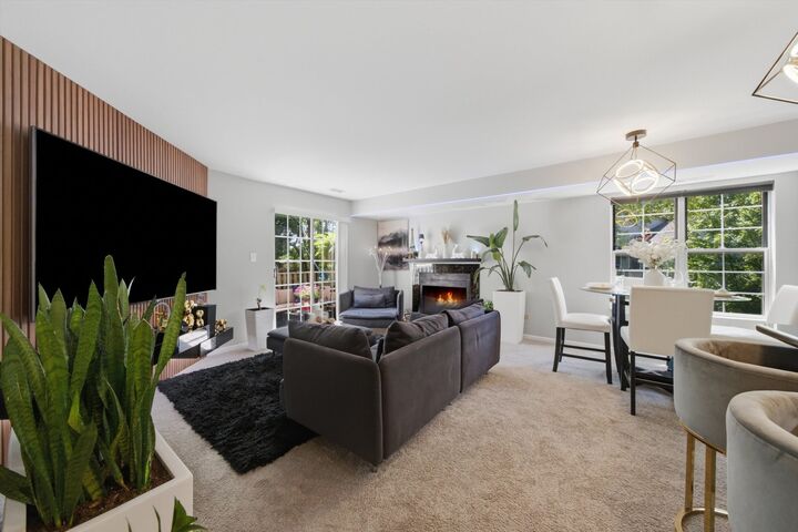 Property Photo: 1749 Eastwood Court 6 IL 60195
