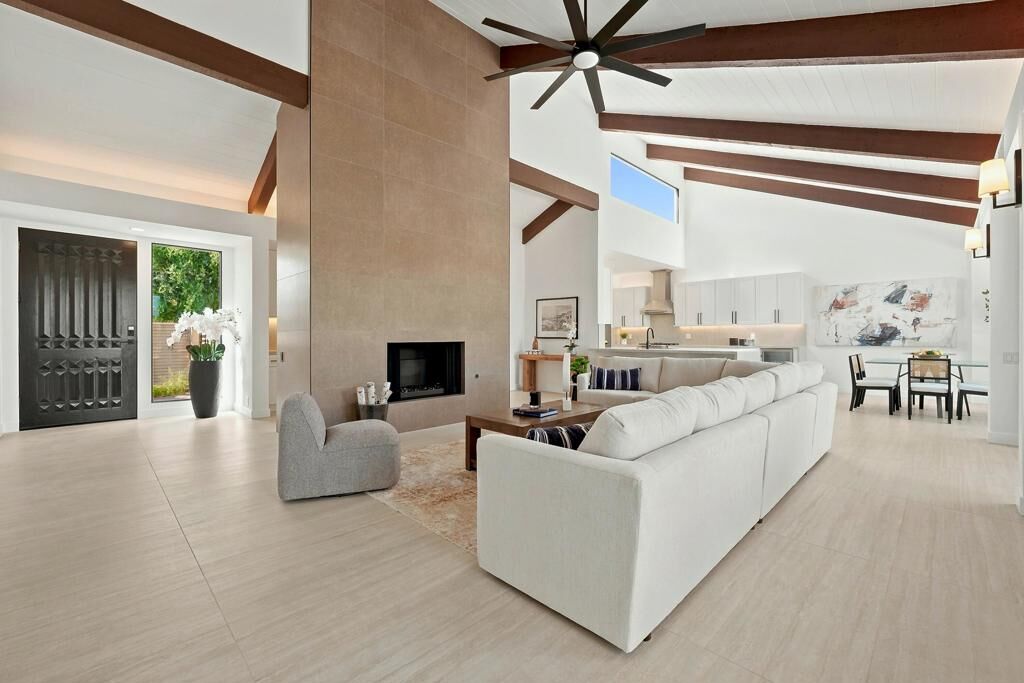 Property Photo: 616 Desert West Drive CA 92270