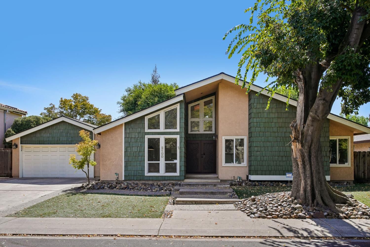 Property Photo:  2100 Sandpoint Drive  CA 95358 