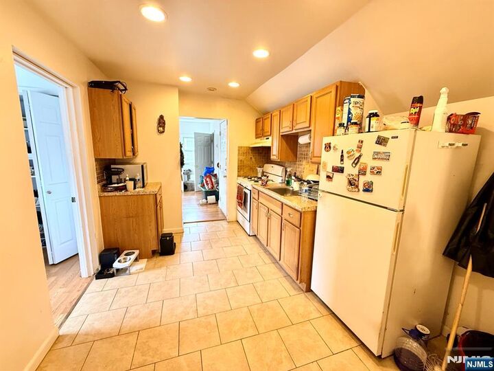 Property Photo:  62 Jewell Street 2  NJ 07026 
