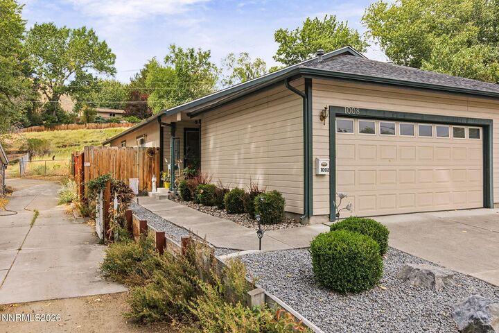 Property Photo:  1006 S Minnesota Street  NV 89703 