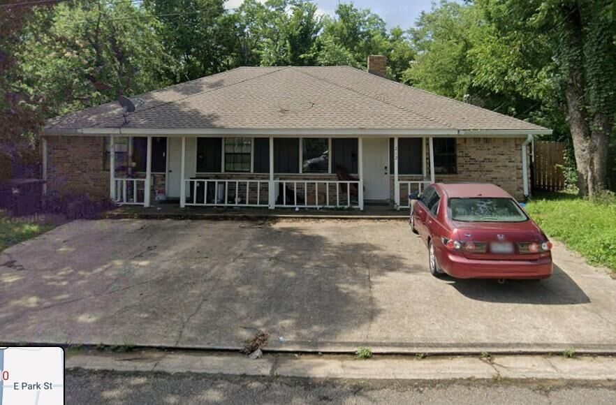 Property Photo:  210 Park Street W  TX 75482 