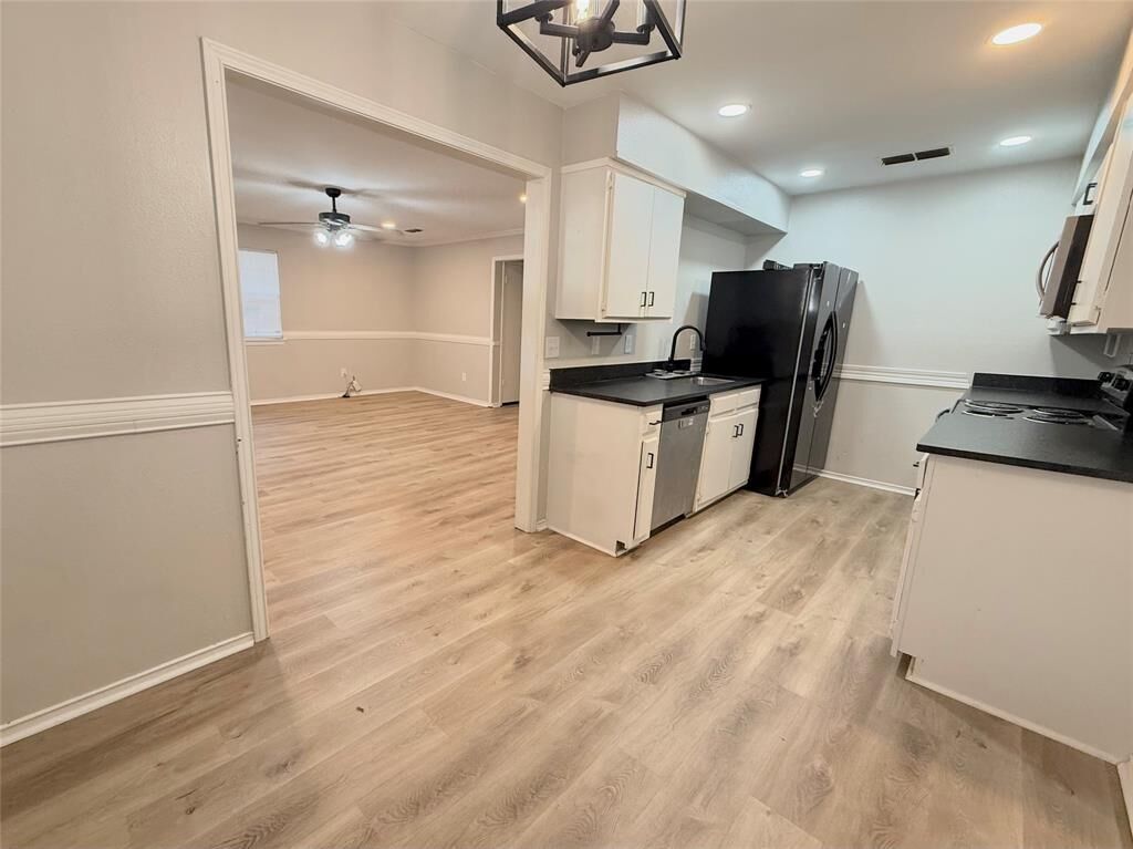 Property Photo:  210 Park Street W  TX 75482 
