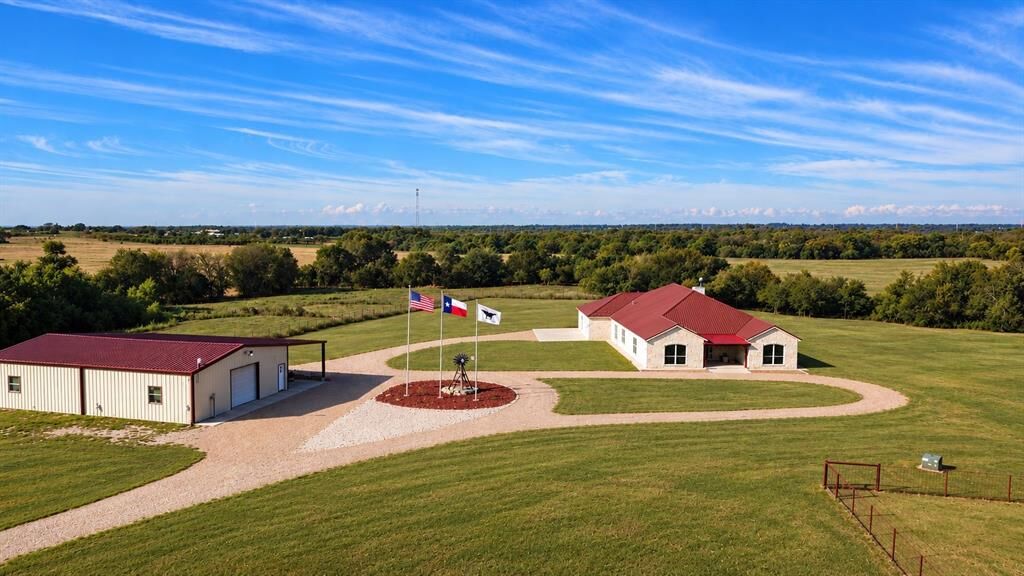 Property Photo:  1220 Hinchliffe Road  TX 76667 