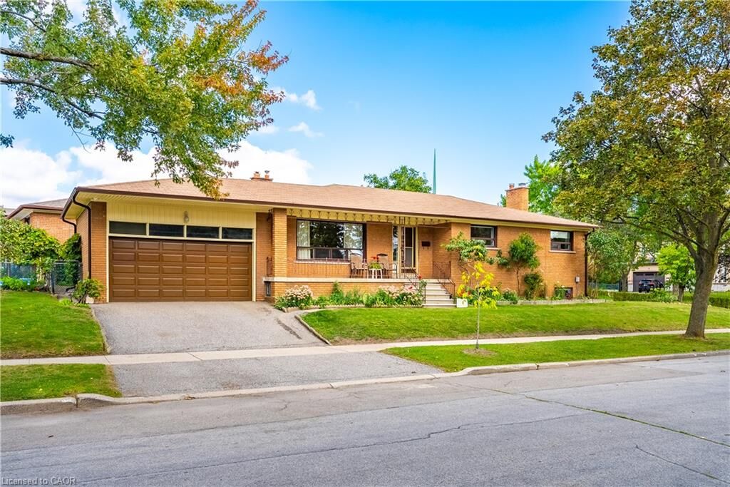 Property Photo:  4 Dunreo Drive  ON M3L 2E9 