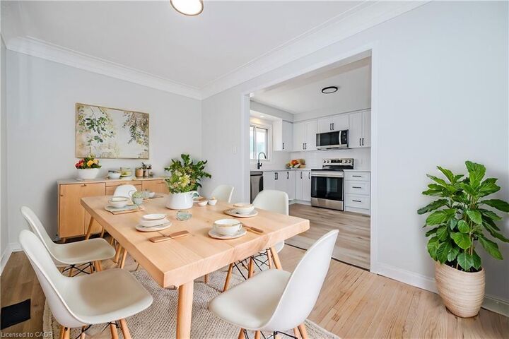 Property Photo:  38 Endfield Avenue Main  ON L8T 2L4 