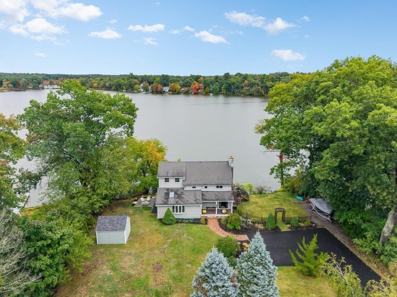 Property Photo:  35 Lakeside Blvd  MA 01864 
