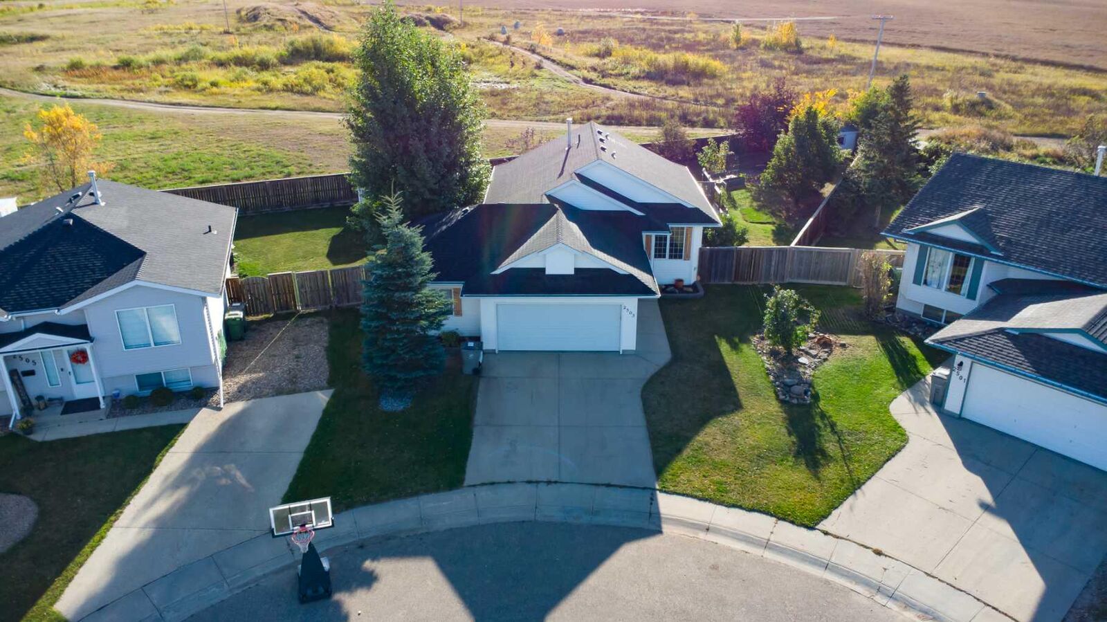 Property Photo:  2503 43 Avenue  SK S9V 2B8 