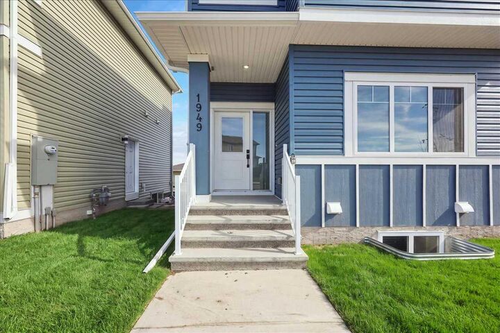 Property Photo:  1949 McCaskill Drive  AB T0M 0S0 