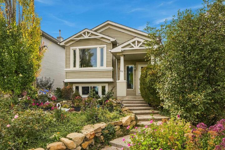 Property Photo:  67 Martin Crossing Close NE  AB T3J 3S2 