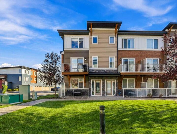 Property Photo:  111 Rainbow Falls Gate 30  AB T1X 0Z5 