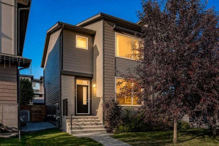 Property Photo:  1270 Walden Drive SE  AB T2X 2H5 