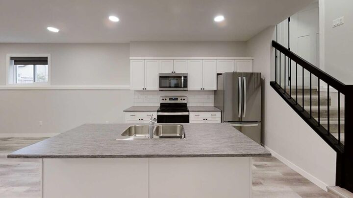 Property Photo:  10333A 128 Avenue A  AB T8V 6S9 