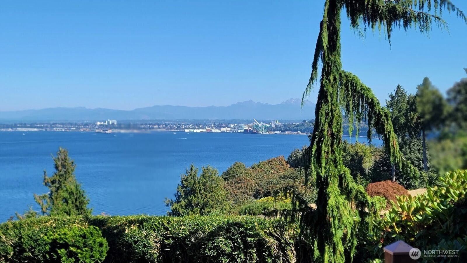Property Photo:  4605  Baker Drive  WA 98203 