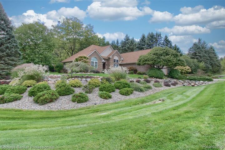 Property Photo:  4717 Scots Way  MI 48130 