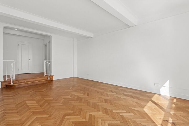 Property Photo:  255 Cabrini Boulevard 6G  NY 10040 