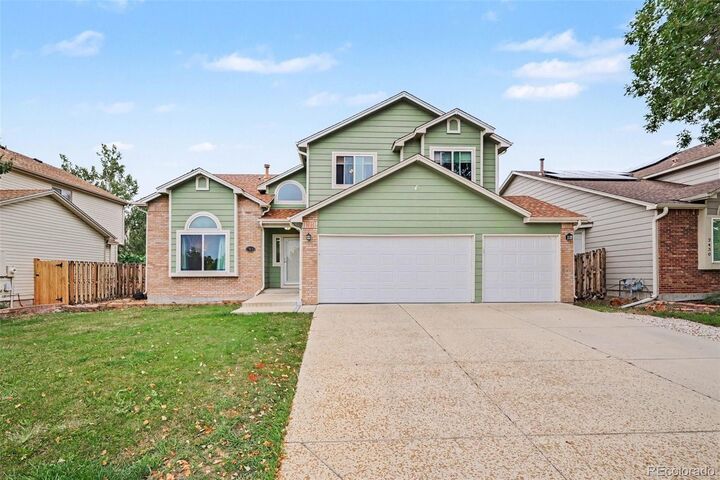 Property Photo: 2424 S Salida Way CO 80013