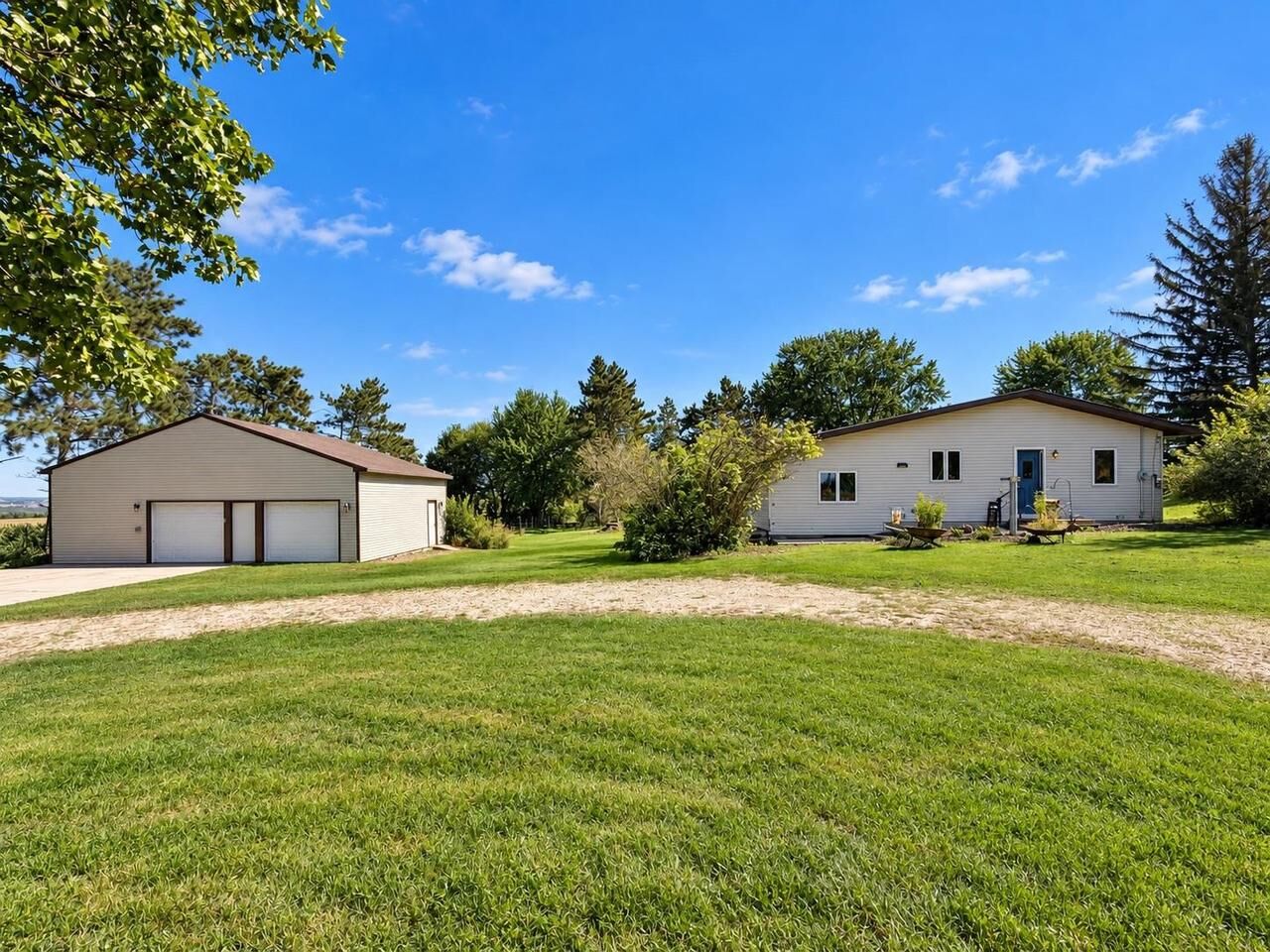 Property Photo: 5219 S County H Road WI 53576