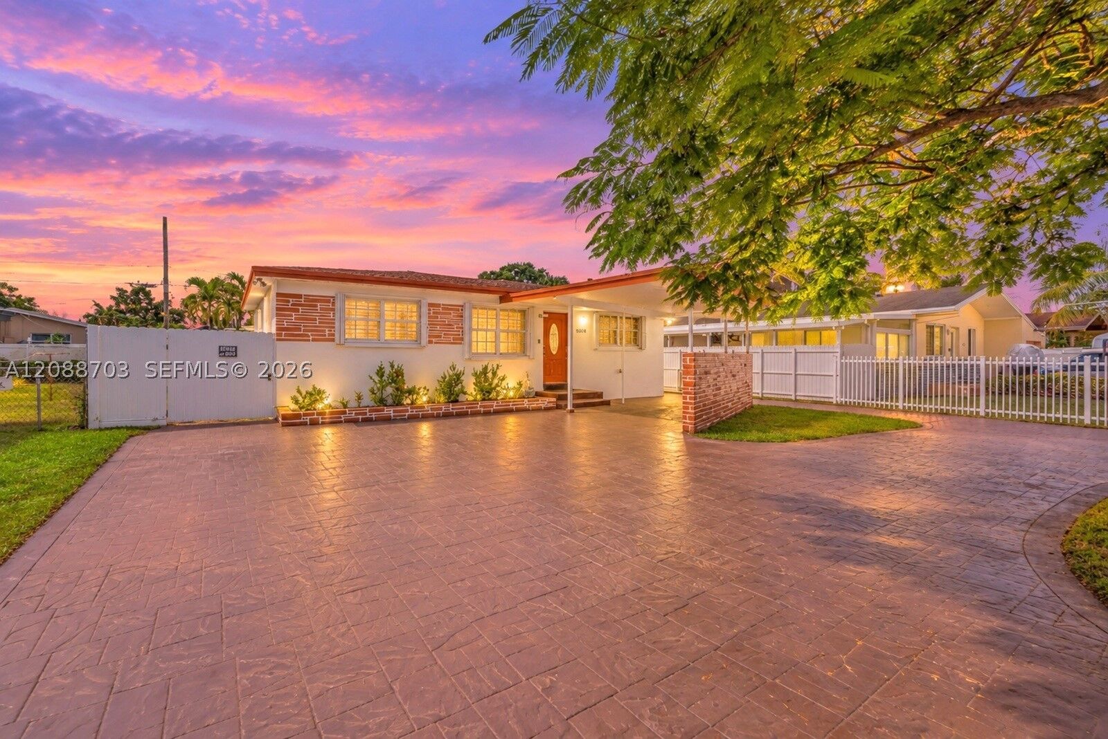 Property Photo:  6508 Plunkett St  FL 33023 