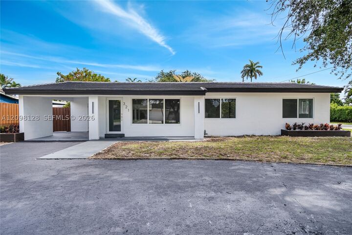 Property Photo: 321 NW 36th St FL 33309