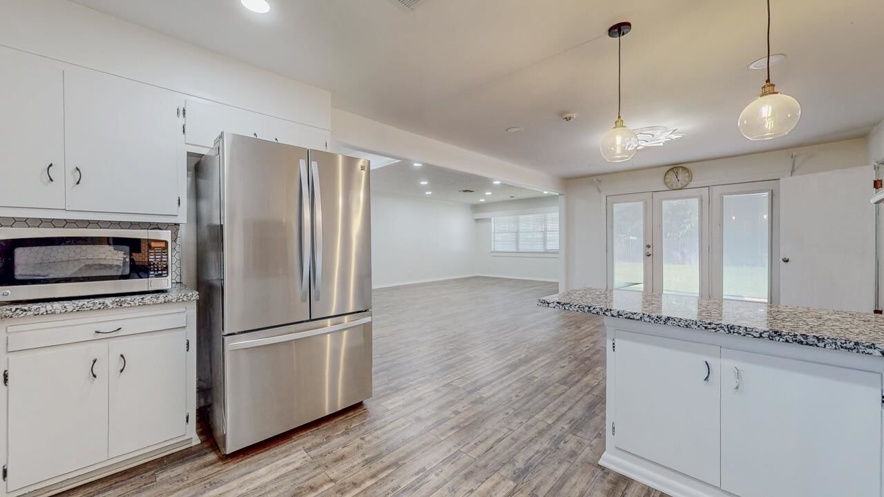 Property Photo:  2195 Shady Lane  TX 77706 