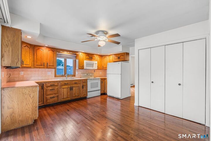 Property Photo: 669 Queen Street 2 CT 06606