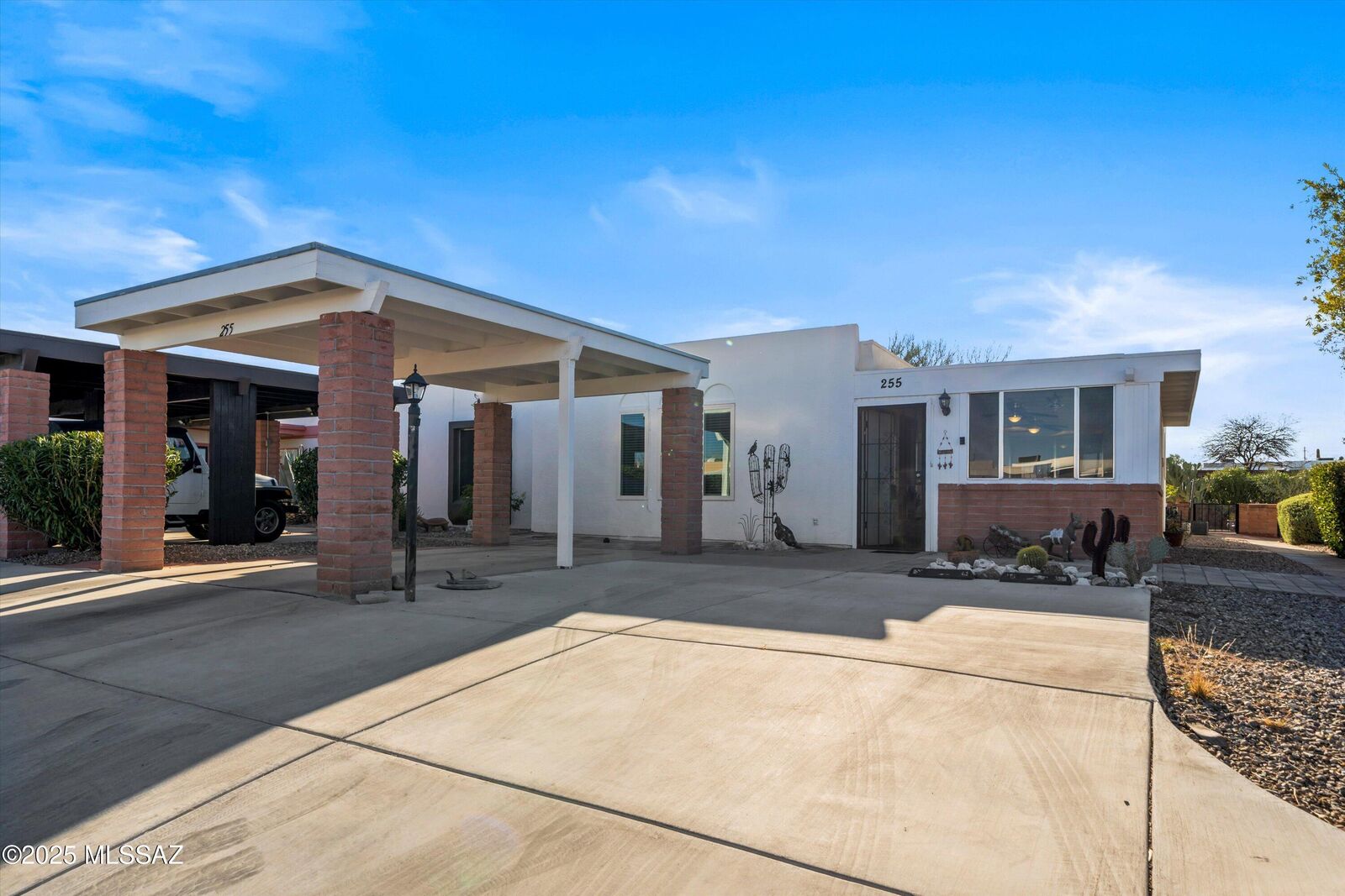Property Photo:  255 N Paseo De Los Conquistadores  AZ 85614 