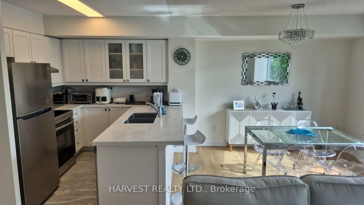 Property Photo:  188 Doris Avenue 310  ON M2N 6Z5 
