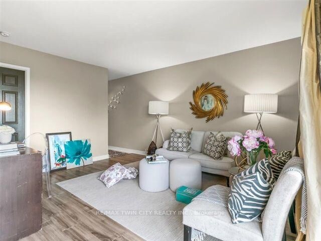 Property Photo:  200 Charlton Avenue E 303  ON L8N 1Z1 