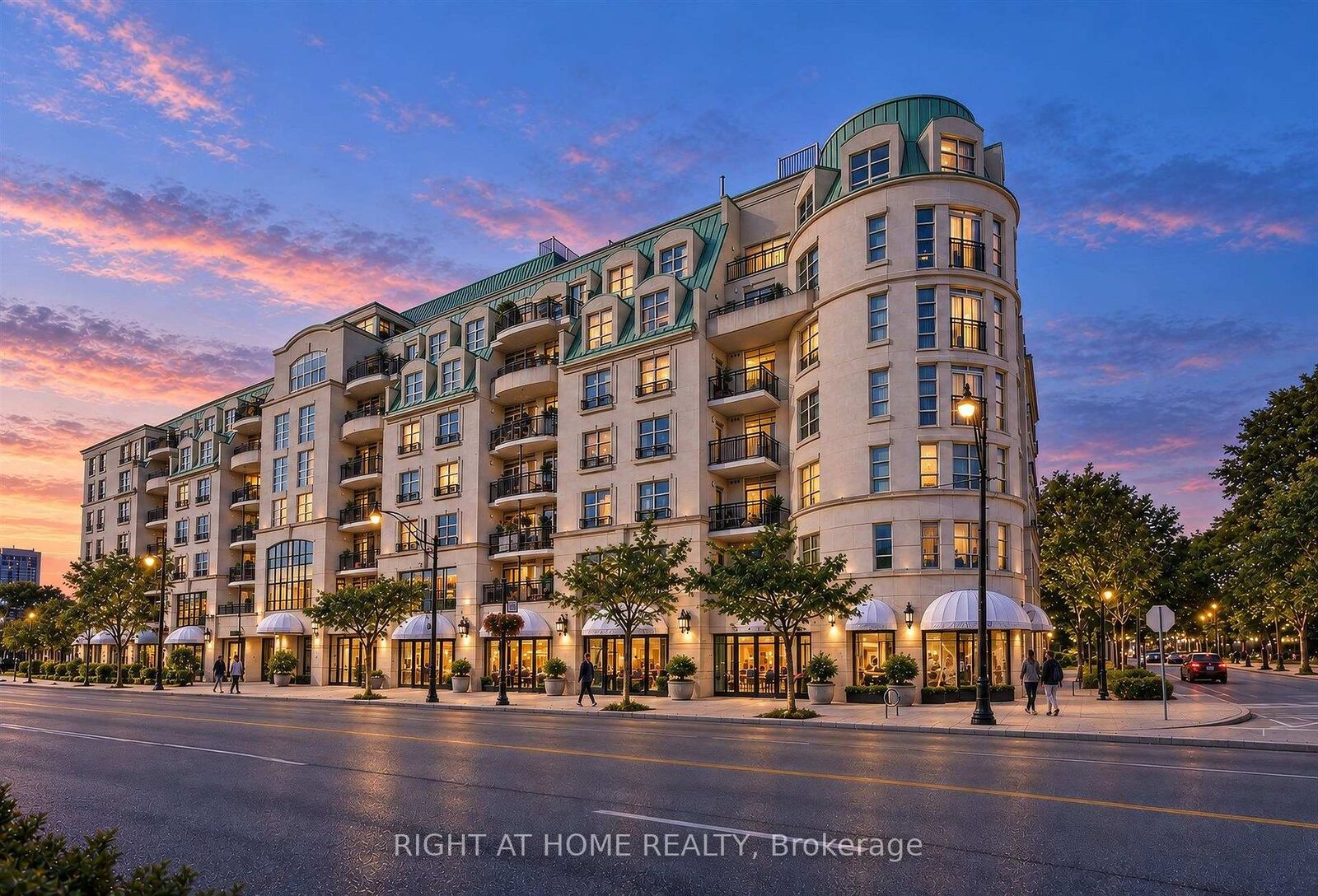 Property Photo:  650 Mount Pleasant Road 504  ON M4S 2N5 