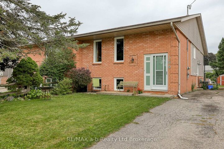 Property Photo:  159 Carnegie Street  ON N5C 1L1 