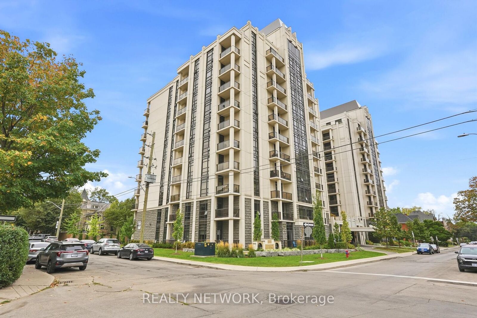 Property Photo:  81 Robinson Street 205  ON L8P 1Z2 
