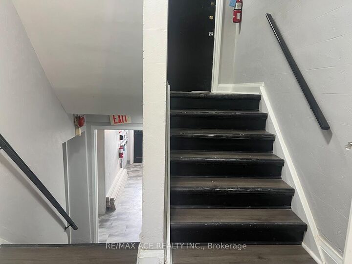 Property Photo:  21 Towpath Road 2  ON L2V 2P5 