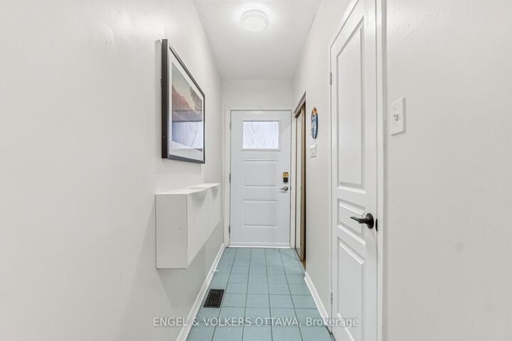 Property Photo: 2 Bertona Street 18 ON K2G 0W2