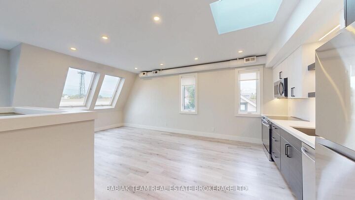 Property Photo: 55 Vine Avenue 301 ON M6P 1V6