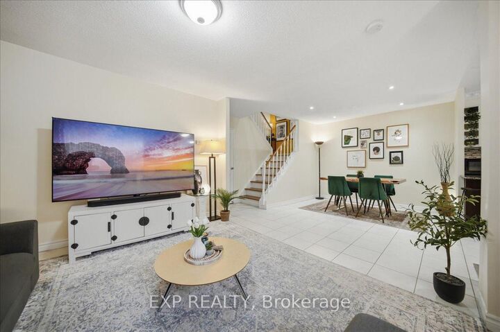 Property Photo:  1055 Dundas Street E 167  ON L4Y 3X6 