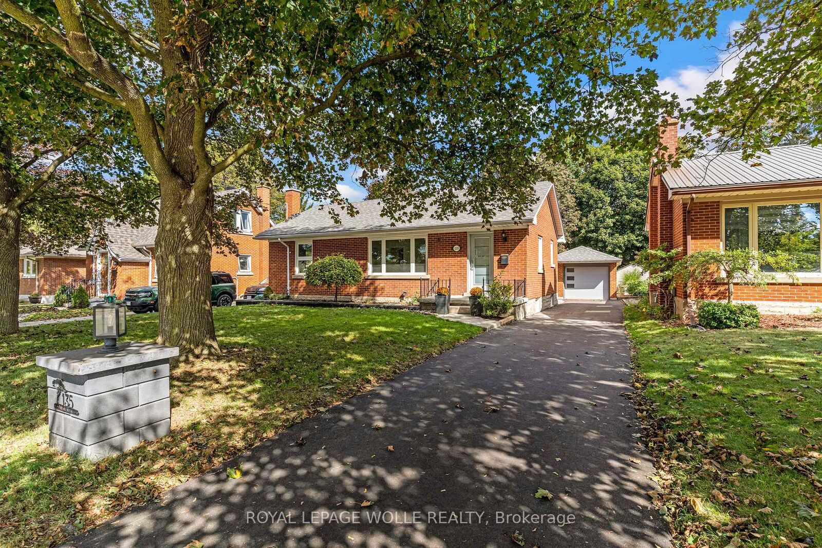 Property Photo:  135 Patricia Avenue  ON N2M 1J5 