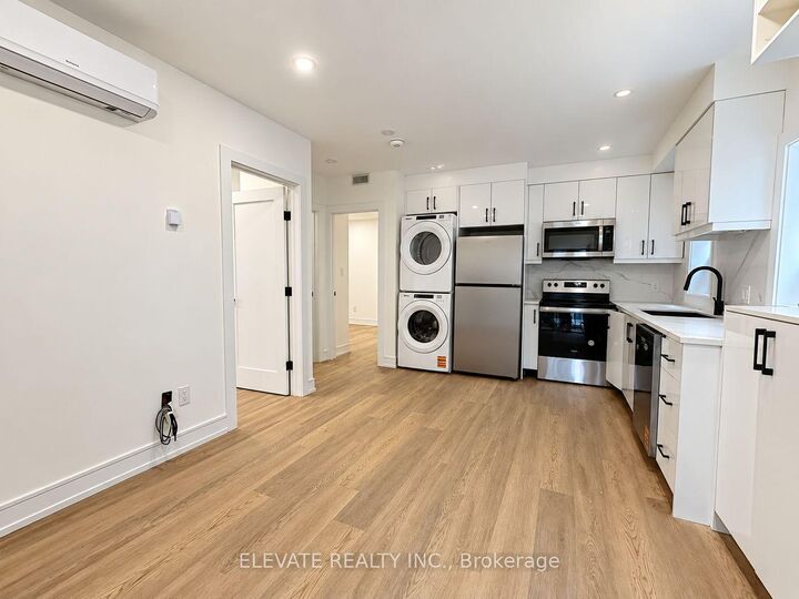 Property Photo:  76 Burnaby Boulevard 4  ON M5N 1G4 