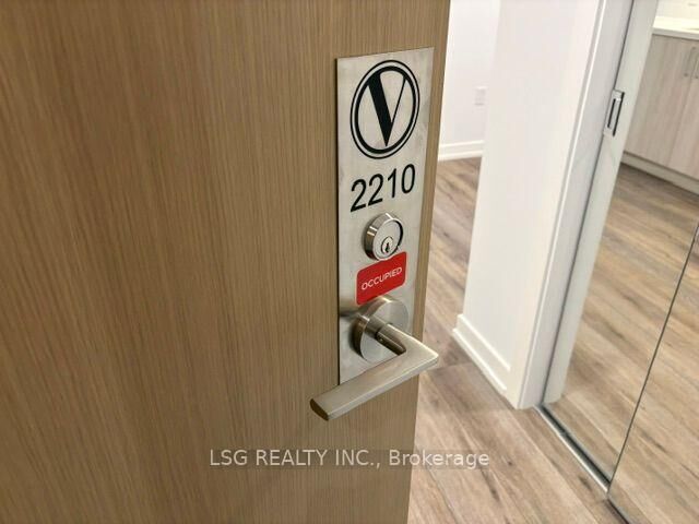 Property Photo:  21 Meadowdale Road 2210  ON L4K 0H6 