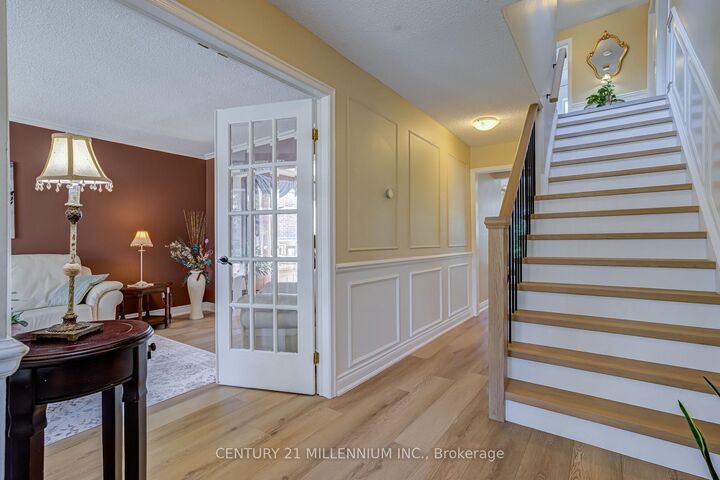Property Photo:  126 Elgin Drive  ON L6Y 2E8 