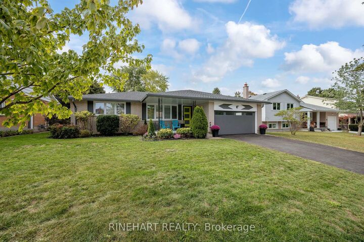 Property Photo:  17 Applewood Lane  ON N6J 3P9 